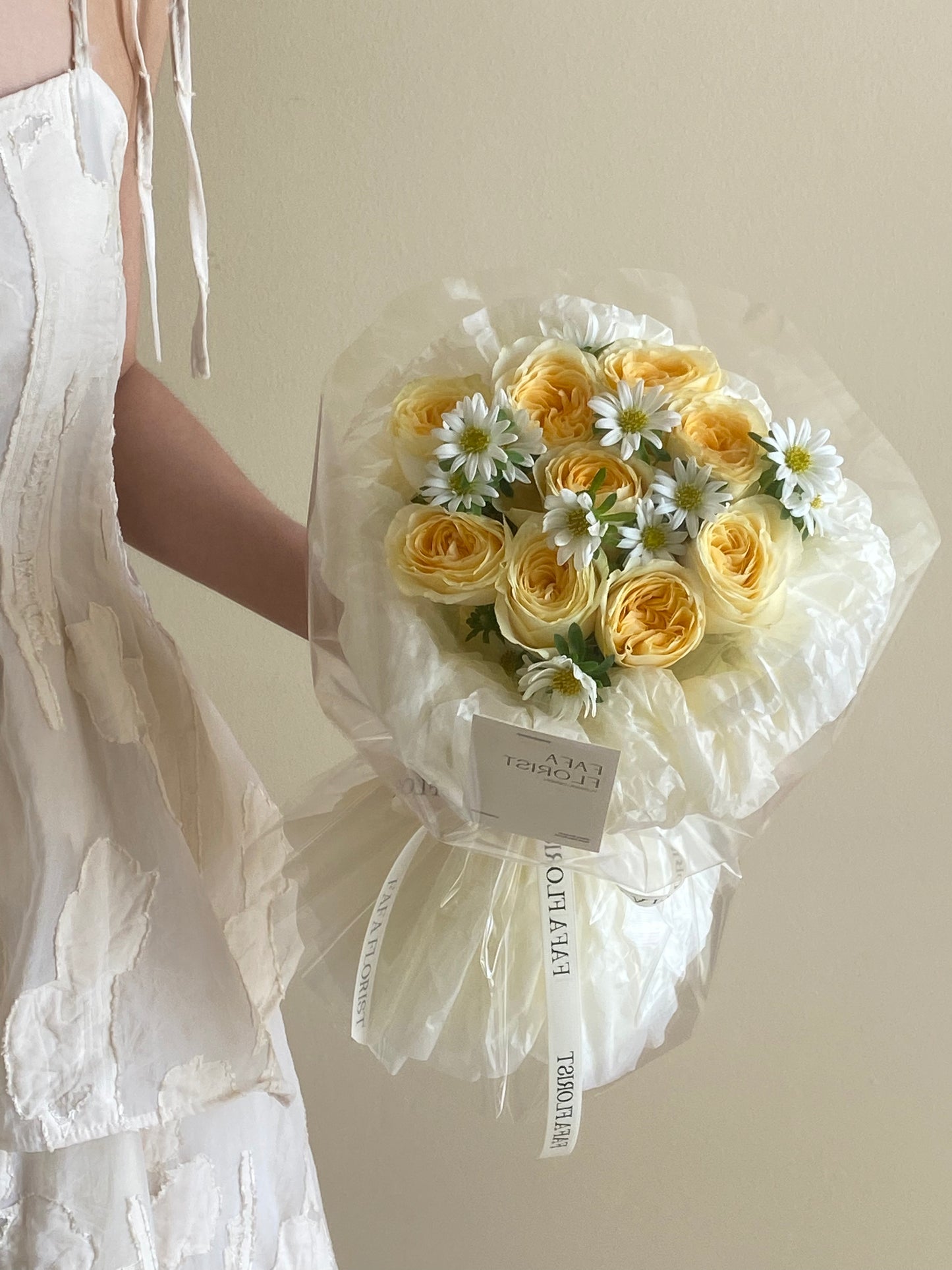 Buttercup Yellow Rose & Hana ( Transparent Wrap )