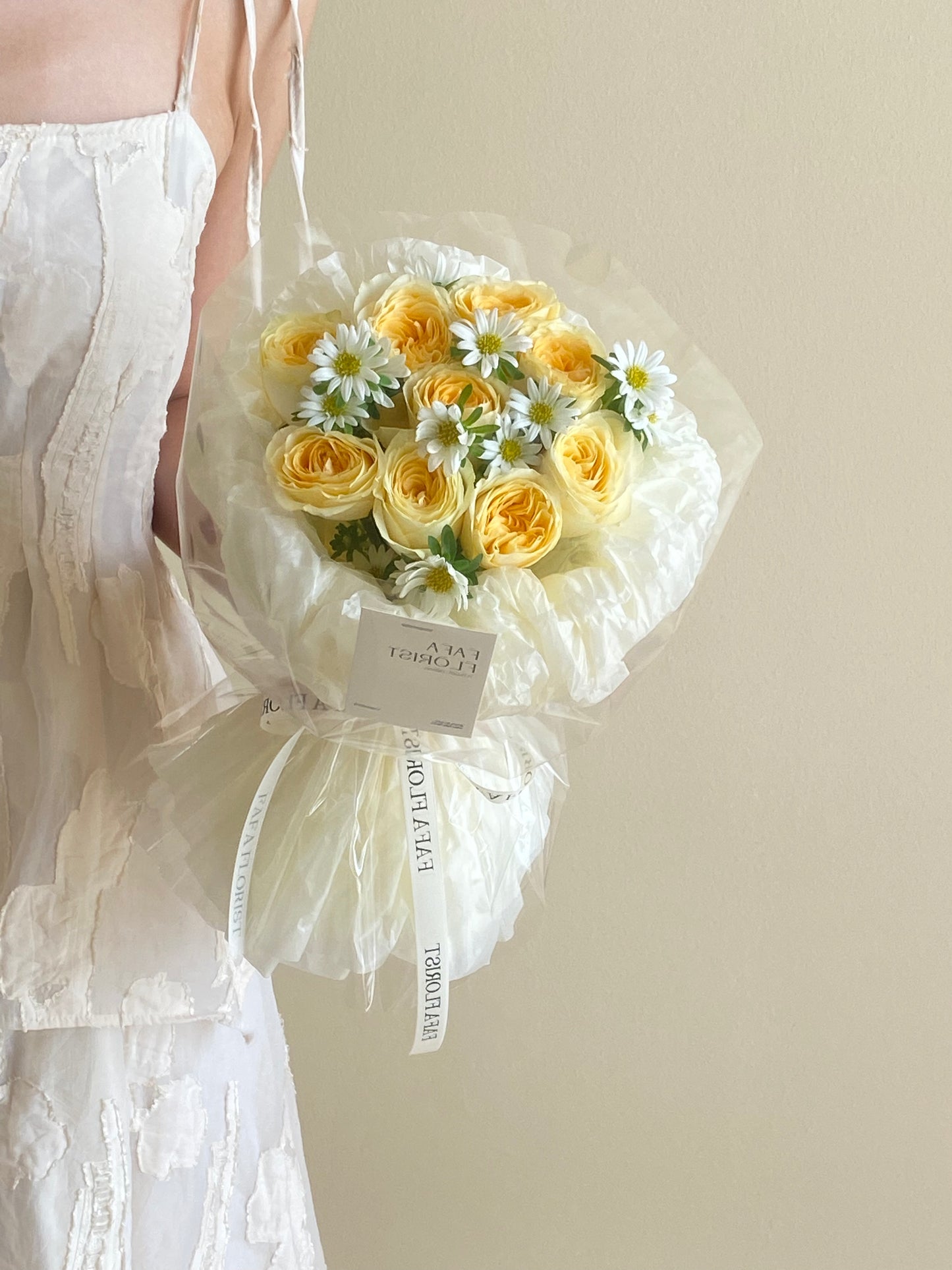 Buttercup Yellow Rose & Hana ( Transparent Wrap )