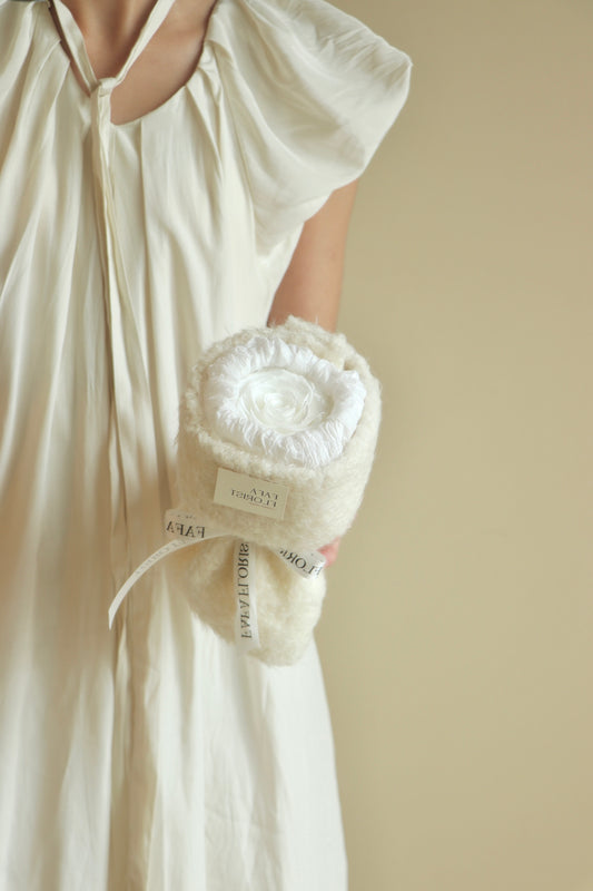 Preserved Single White Rose ( Fluffy )