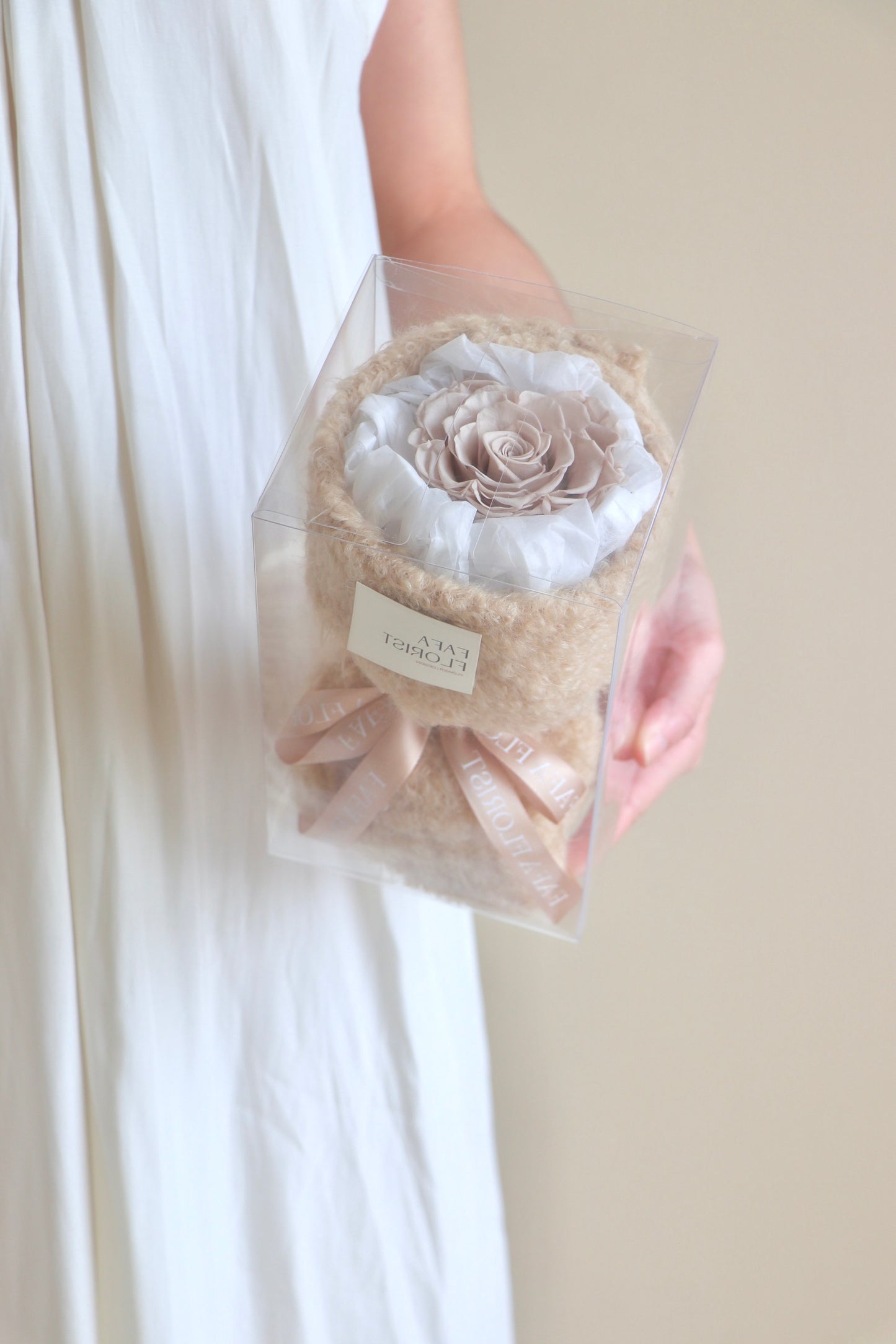 Preserved Single Greige Rose ( Fluffy )