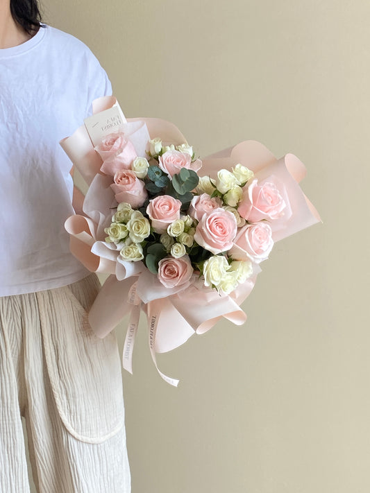 Pink & Mini White Rose