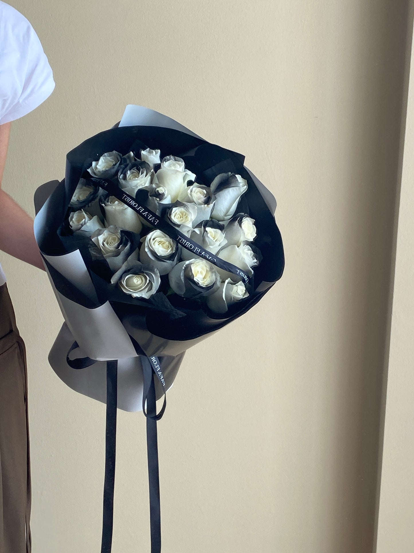 Spray Black White Rose
