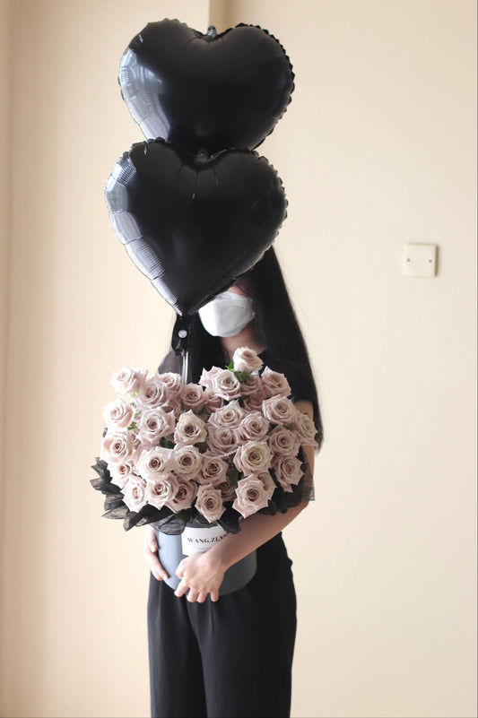 Menta Rose & Heart Balloon Bloombox