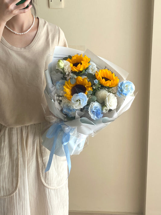 Sunflower & Blue Tone