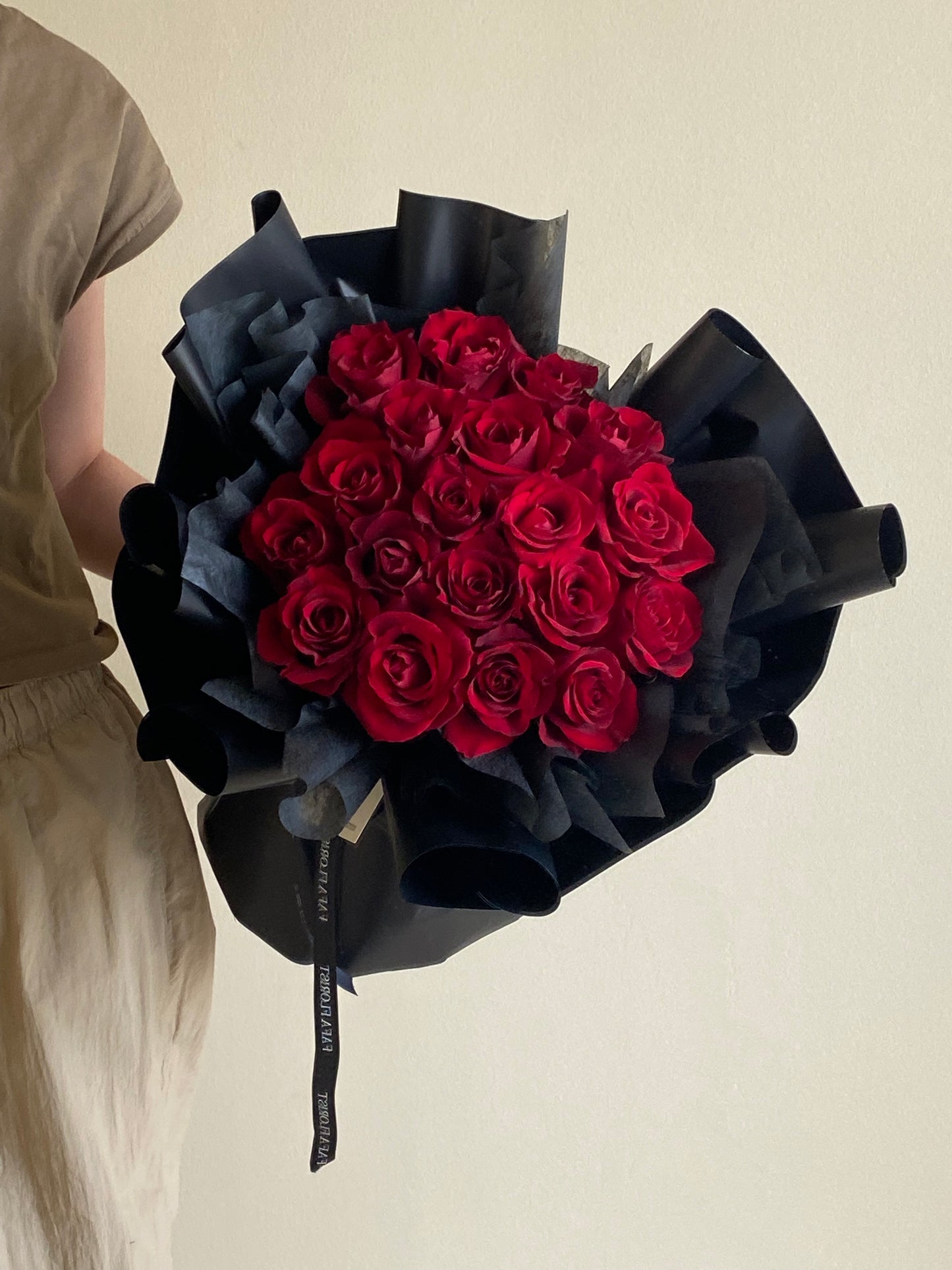 Red Rose Bouquet ( Black )