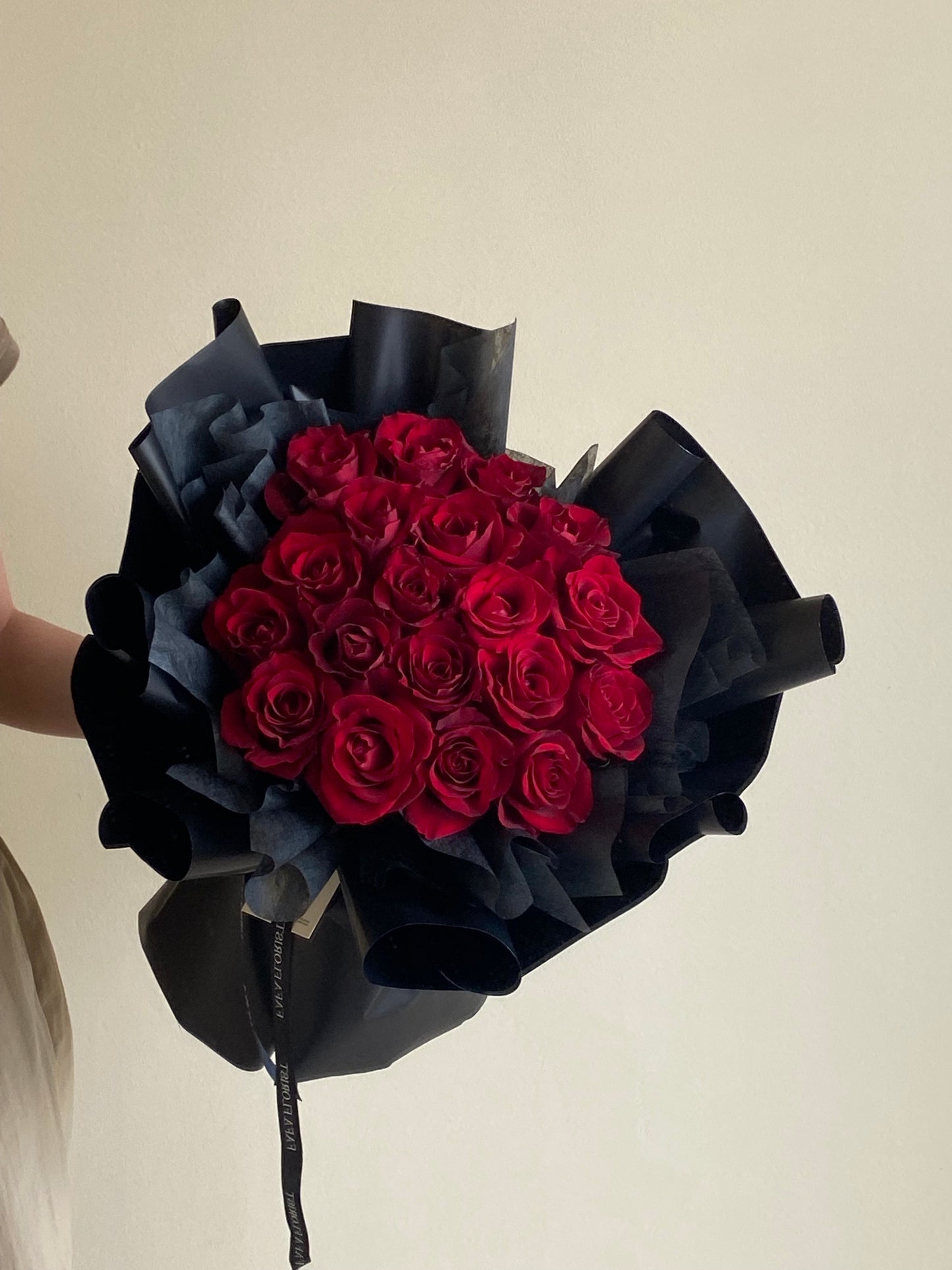 Red Rose Bouquet ( Black )