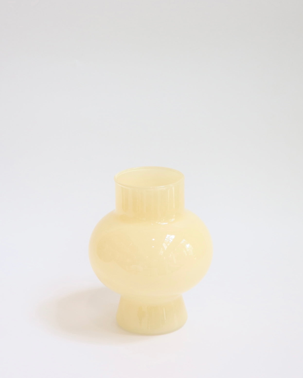 Cream Yellow Vase Vol.4