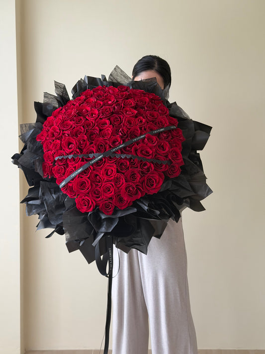 Round Red Rose (B)