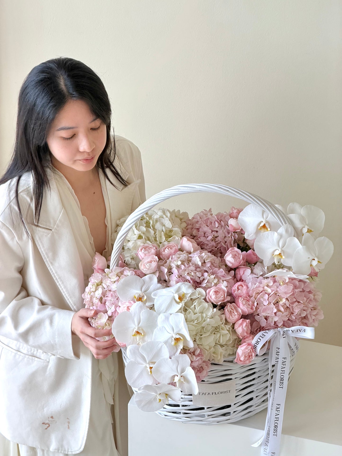 Premium Mist Bloom Basket