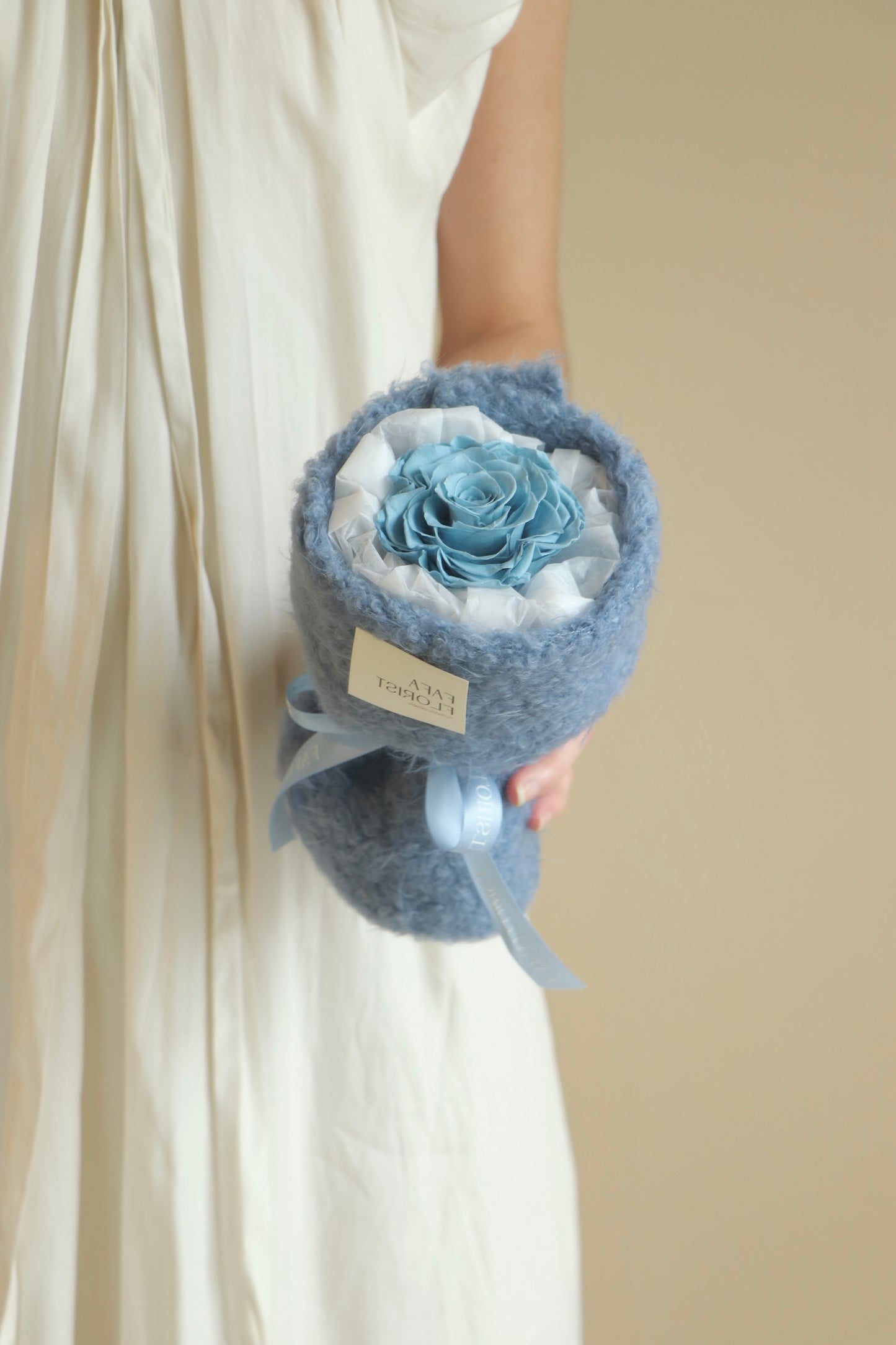 Preserved Single Sapphire Blue Rose ( Fluffy )