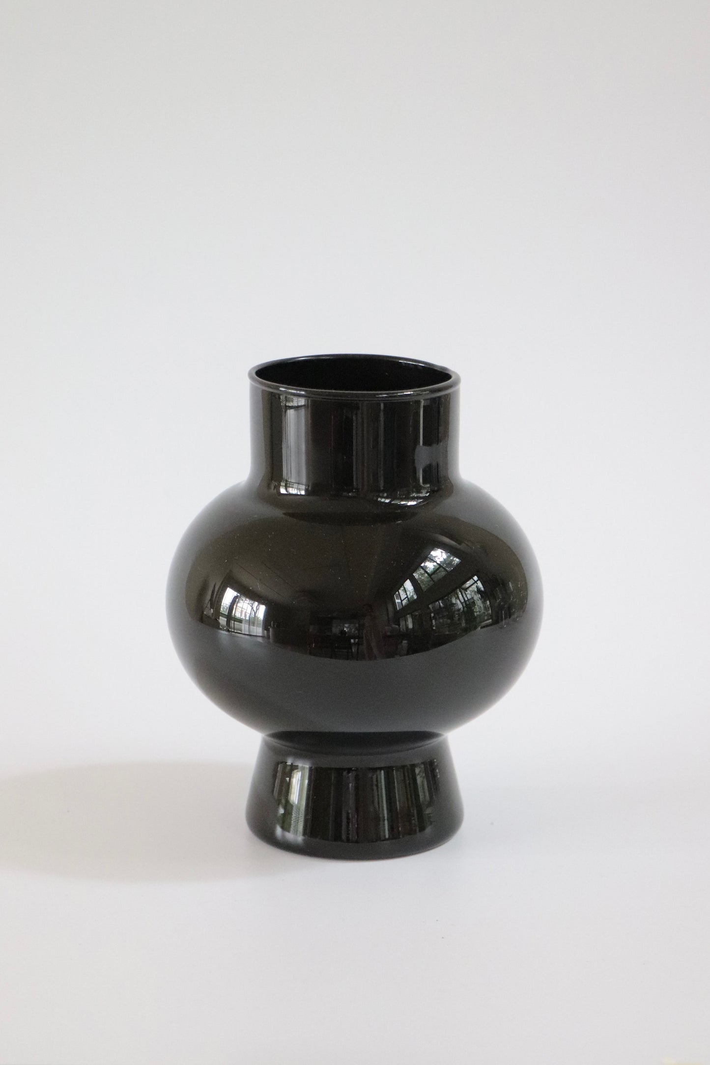 Black Vase Vol.3