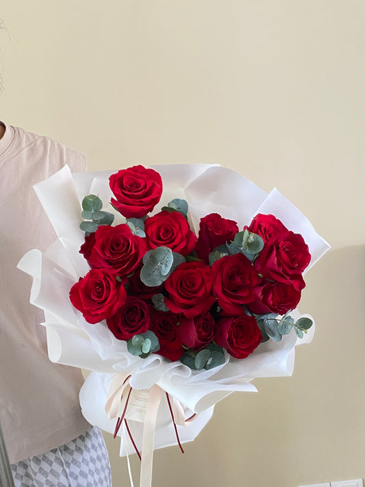 Red Rose Bouquet ( White )