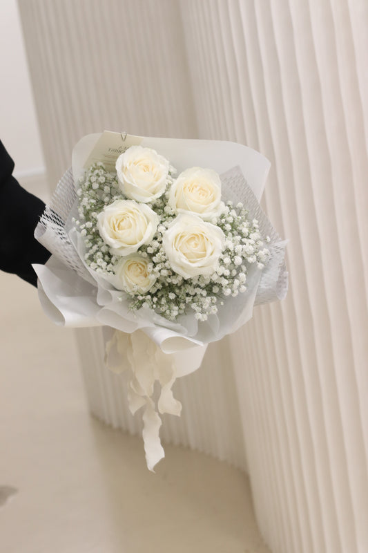 White Rose with Baby Breath